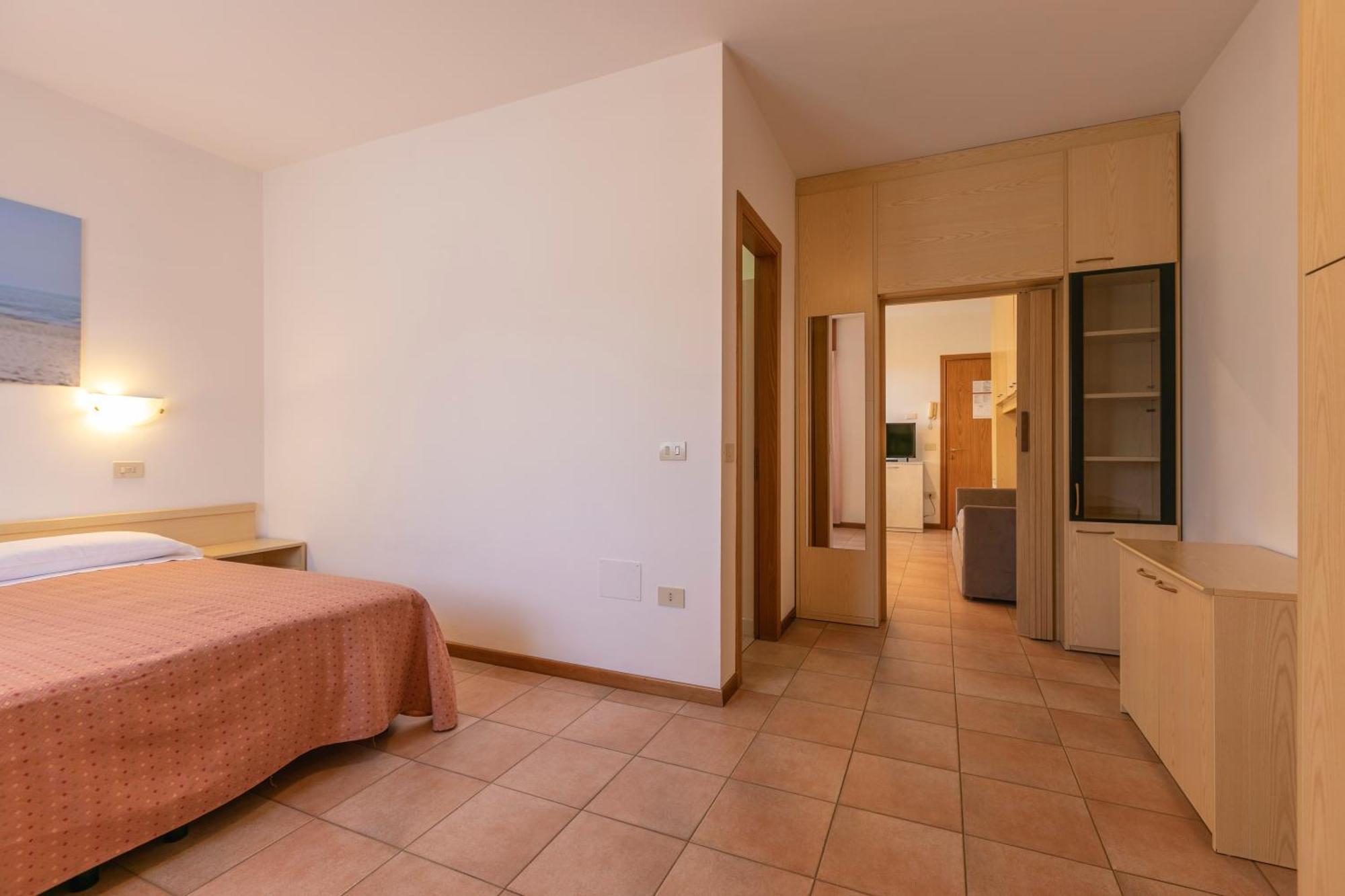 Residence Piccolo Milano Marittima Exterior foto
